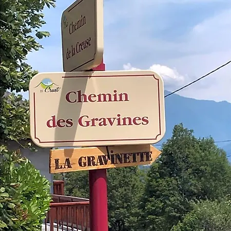 ベッド・アンド・ブレックファスト La Gravinette Cruet